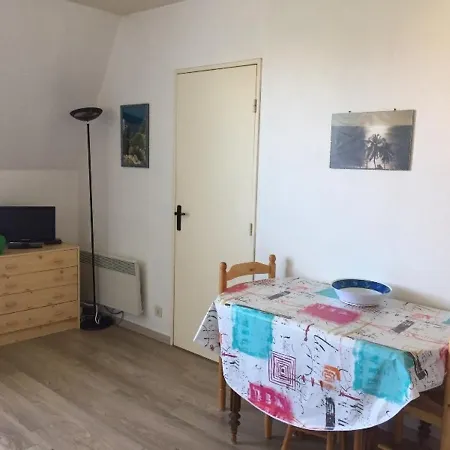 2 Pieces Au Calme Avec Balcon, Parking, A 500m De La - - Fr-1-712-21 *