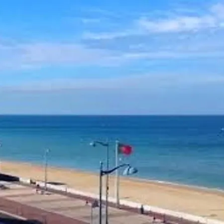 Апартаменты Calme 2 Pieces Avec Balconnet Et Parking - Fr-1-712-21