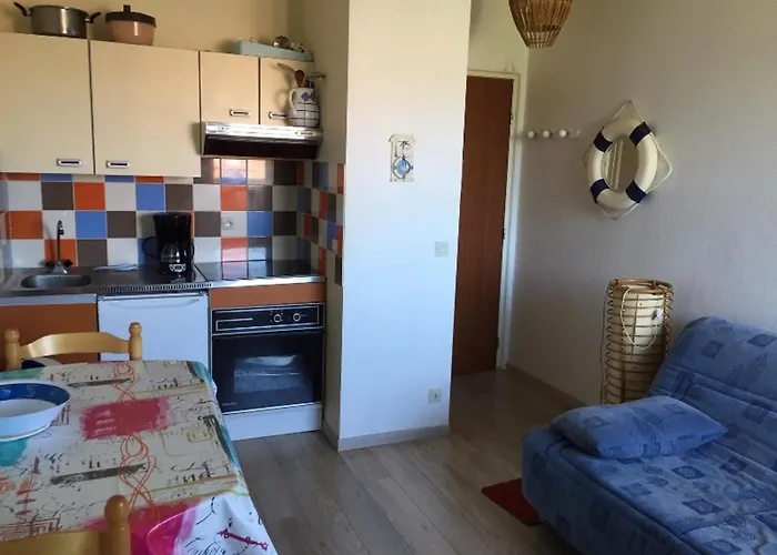 Calme 2 Pieces Avec Balconnet Et Parking - Fr-1-712-21 * 滨海维莱